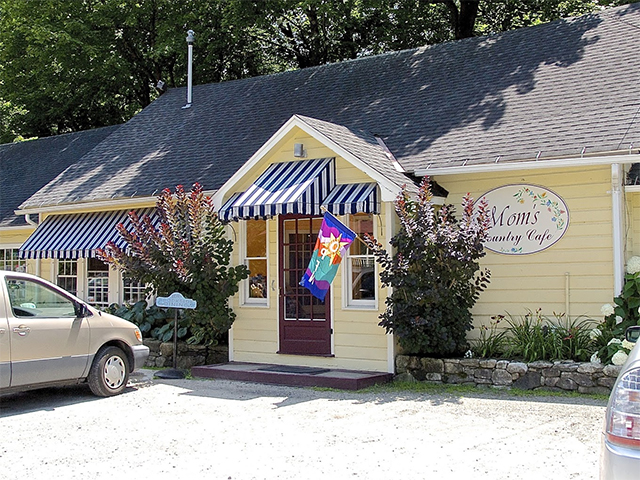 Mom’s Country Cafe Restaurant Review South Egremont, MA